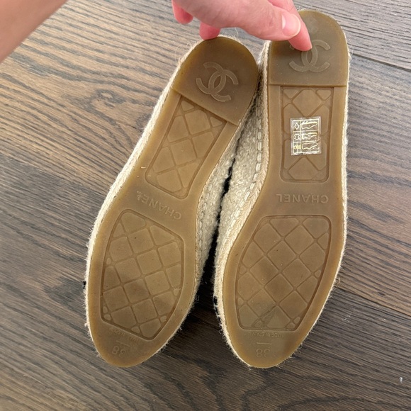 CHANEL Cream and Black Bouclé Espadrille Flats with CC Logo - Picture 3 of 6